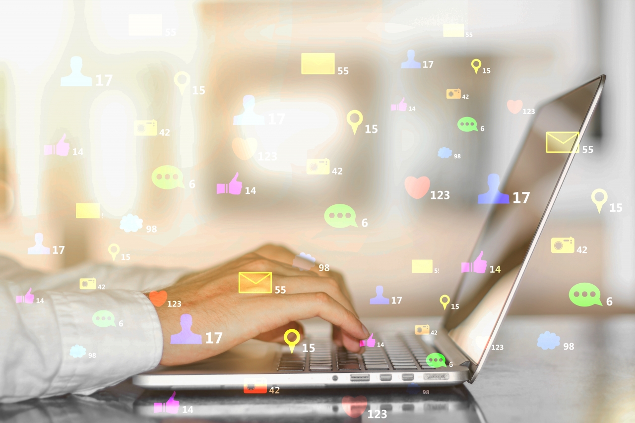 automatización de interacciones en redes sociales